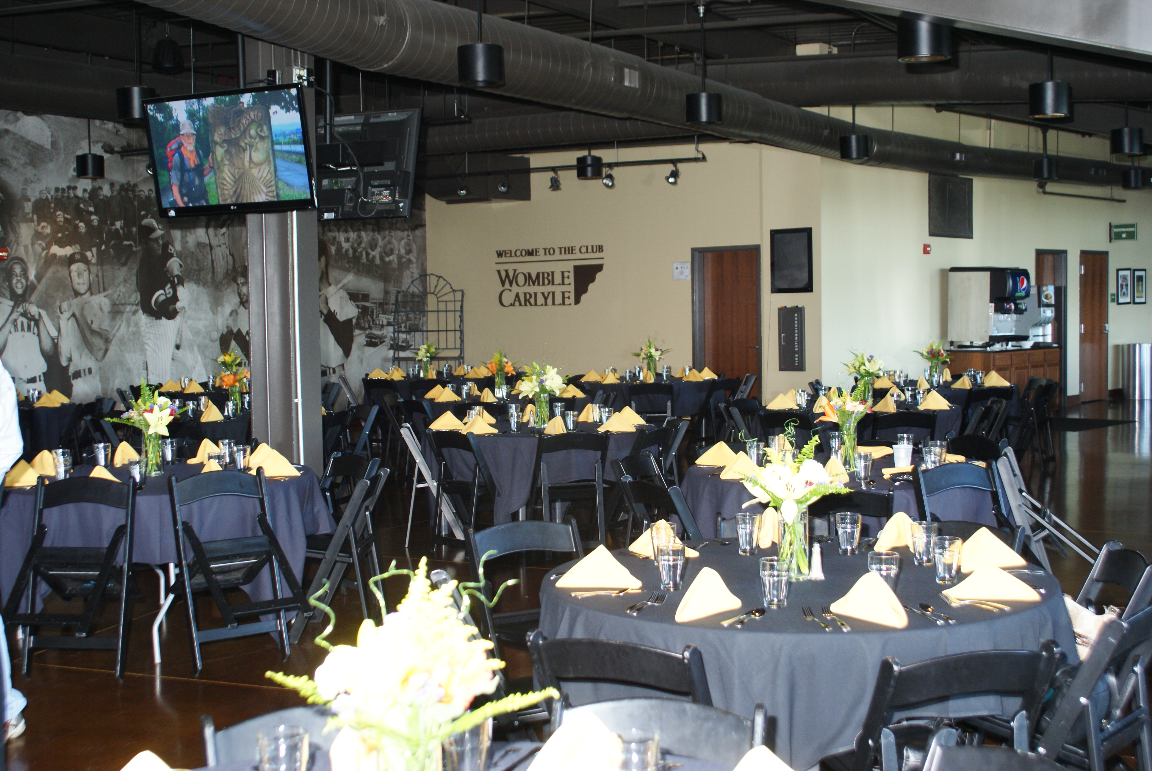 Beautiful floral centerpieces designed by Ken Dawson, used for main event Saturday night and Sunday brunch